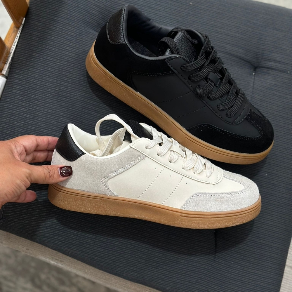 Lauren Sneakers 👟 - Picture 2 of 5